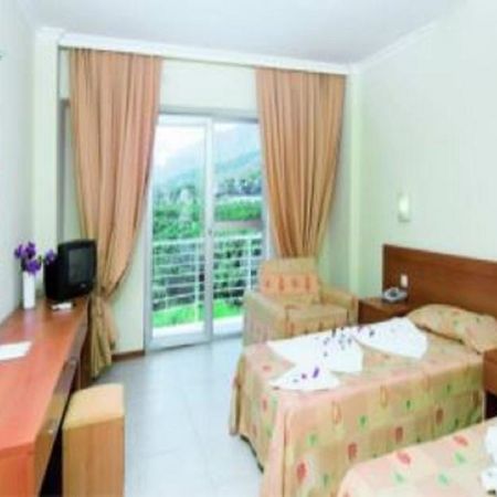 גוינוק Aura Resort Hotel מראה חיצוני תמונה